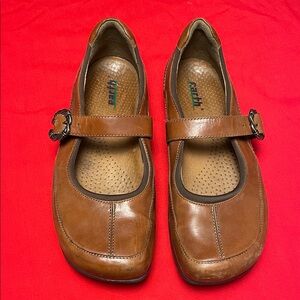 Earth Shoes Women's Camel Mary Jane Flats W sz 11